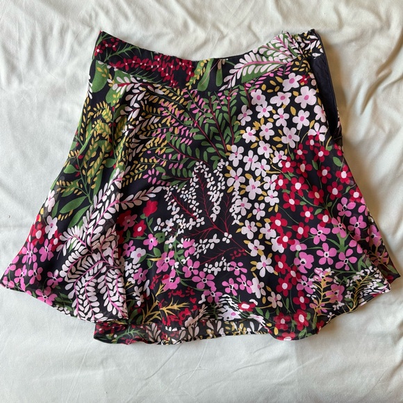Urban Outfitters Flouncy Floral Mini Skirt in S - Picture 3 of 4